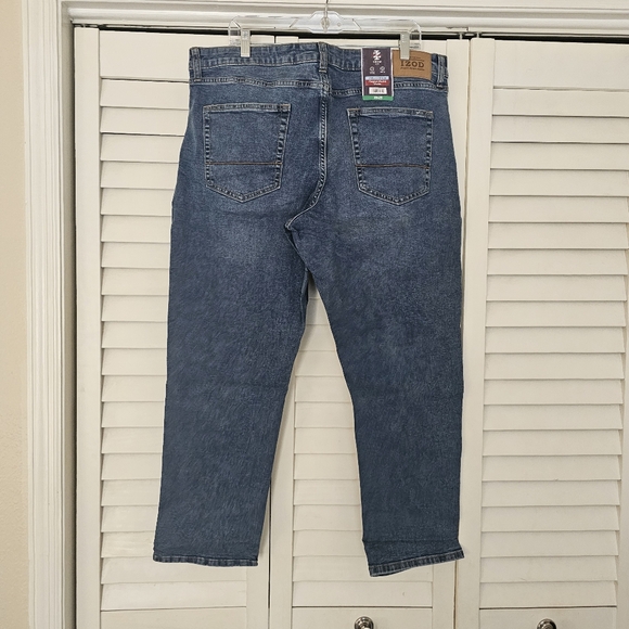 Izod Saltwater Jeans Size 38 X 29 Straight Leg Comfort Stretch Medium Wash NWT - Picture 7 of 15